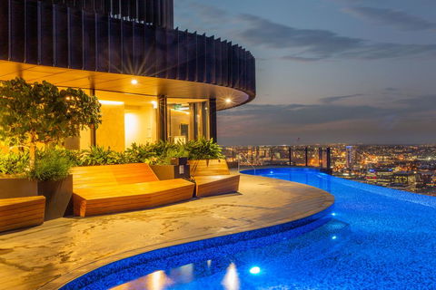 High Life Central With Pool And Car Park - Melbourne Tourism 3