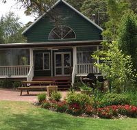 Hillview Chalet - Melbourne Tourism