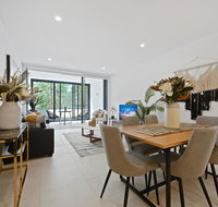 HomeHotel-New and walking to shoppingSuper clean - Melbourne Tourism