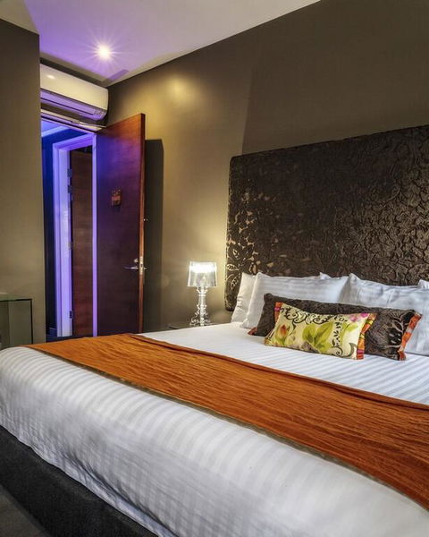 Junction Hotel - Melbourne Tourism 3