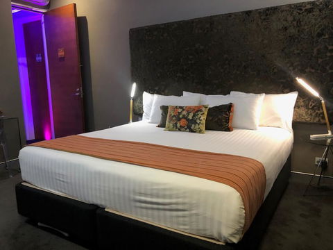 Junction Hotel - Melbourne Tourism 2