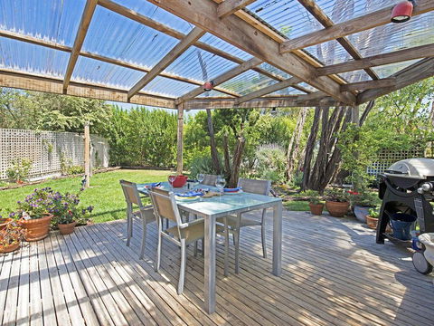 Just Beachy Beach House - Pet Friendly! - Melbourne Tourism 3