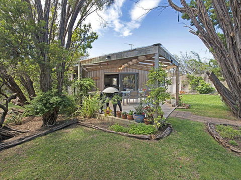 Just Beachy Beach House - Pet Friendly! - Melbourne Tourism 2