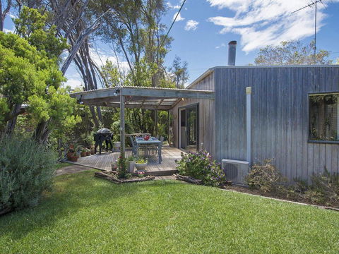 Just Beachy Beach House - Pet Friendly! - Melbourne Tourism 0