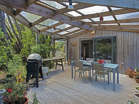 Just Beachy Beach House - Pet Friendly! - Melbourne Tourism 1