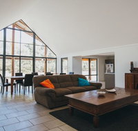 Kangaroo Retreat - Melbourne Tourism