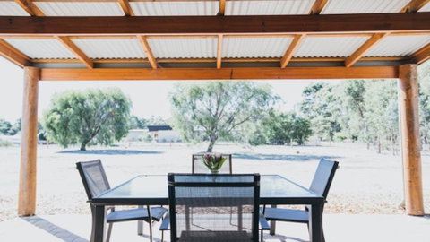 Kangaroo Retreat - Melbourne Tourism 2