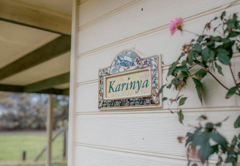 Karinya Cottage - Pet Friendly Country Retreat - Melbourne Tourism 3