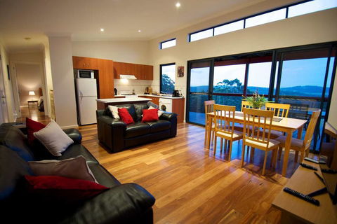Karrak Reach Forest Retreat - Melbourne Tourism 2