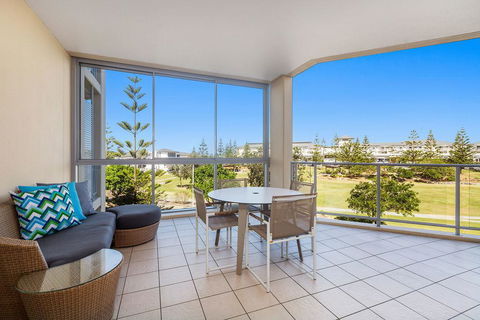 KINGSCLIFF COAST CULTURE 1208 - Melbourne Tourism 0