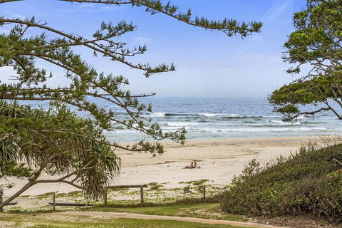 KINGSCLIFF NOR NOR EAST 101 ON MARINE PARADE - Melbourne Tourism 0