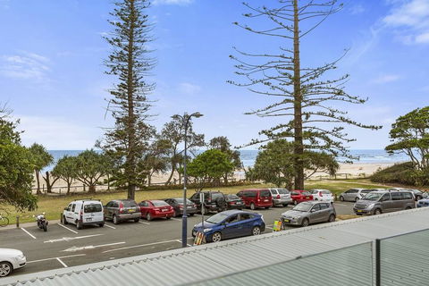 KINGSCLIFF NOR NOR EAST 101 ON MARINE PARADE - Melbourne Tourism 1