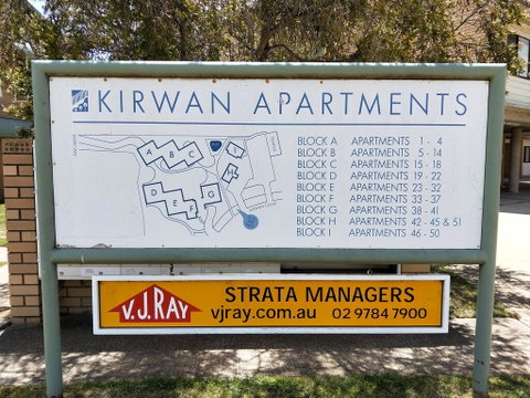 Kirwan 4, 4 Bedroom - Melbourne Tourism 1