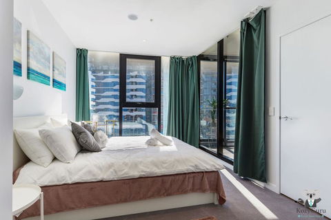 KOZYGURU FORTITUDE VALLEY HOLIDAY STYLE 2 BED APT FREE PARKING QFV211-1601 - Melbourne Tourism 1