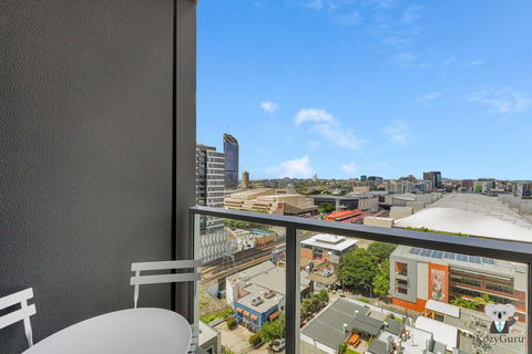 KOZYGURU South Brisbane Kozy Home Feel 1 Bed Free Parking - Melbourne Tourism 1