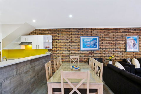 Kurrawa Close, Unit 2, 14 - Melbourne Tourism 3