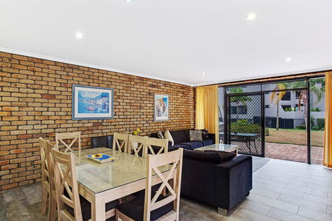 Kurrawa Close, Unit 2, 14 - Melbourne Tourism 2