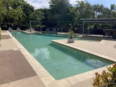 Lagoon-Front Luxury At Twin Waters Resort - Melbourne Tourism 2