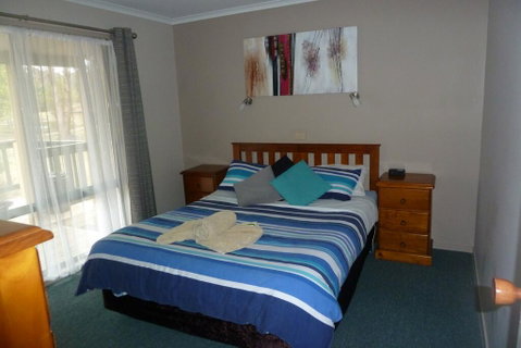 Lakes Entrance Country Cottages - Melbourne Tourism 1