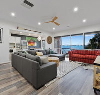 Lakeside Landing - Waterfront - Melbourne Tourism