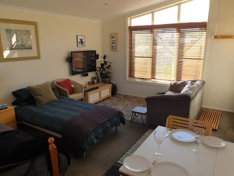 Lakeside Studio - Melbourne Tourism 2