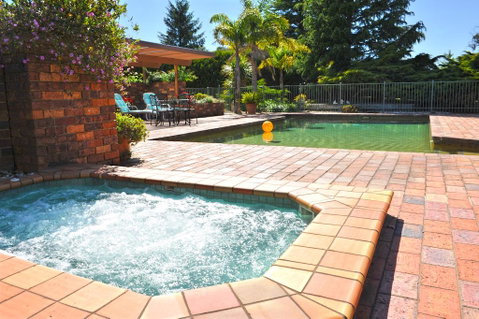 Langbrook Cottages - Melbourne Tourism 0