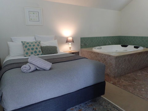 Lauristina Spa Cottage - Melbourne Tourism 0