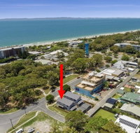 LAVISH BEACH HOUSE ON THE SURF SIDE - Melbourne Tourism