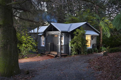 Leddicott Cottage - Melbourne Tourism 0