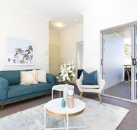 Light bright and spacious unit close to beaches - Melbourne Tourism