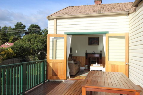 Lilac Cottage - Melbourne Tourism 1