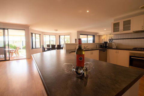 Madora Bay Beach House - Melbourne Tourism 0