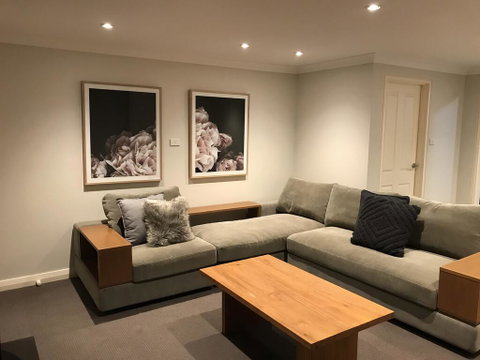 Maison Noir 1 - Melbourne Tourism 2