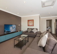 Maison Noir 2 - Well appointed modern accommodation with mountain views - Melbourne Tourism