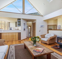 Malda's Retreat - air-con fireplace  outdoor spa - Melbourne Tourism