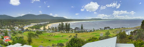 Malibu Holiday House, 6 Dulconghi Street - Melbourne Tourism 2