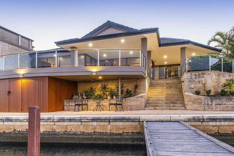 Mandurah Canals, Casa Marina - Melbourne Tourism 0
