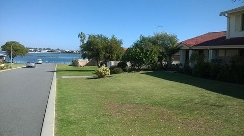 Mandurah Soldiers Cove Estuary Edge Townhouse - Melbourne Tourism 0