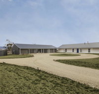 Manna Tree Farm -modern home with majestic views in stunning countryside - Melbourne Tourism