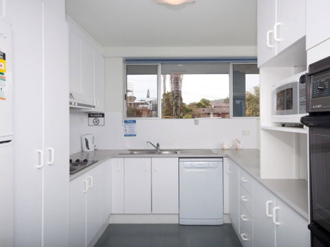 Marine Drive, Cirrus, Unit 6, 44 - Melbourne Tourism 3