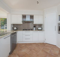 Mariner Beach House - Salamander Bay - Melbourne Tourism