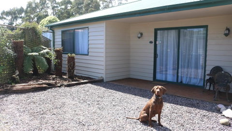 Meredith House & Apartments Strahan - Melbourne Tourism 2