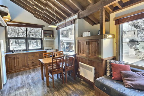Merrigang Chalet, Dinner Plain - Melbourne Tourism 3