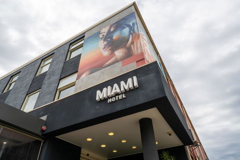 Miami Hotel Melbourne - Melbourne Tourism 0