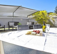 Middle Sea - perfect for two families - Melbourne Tourism