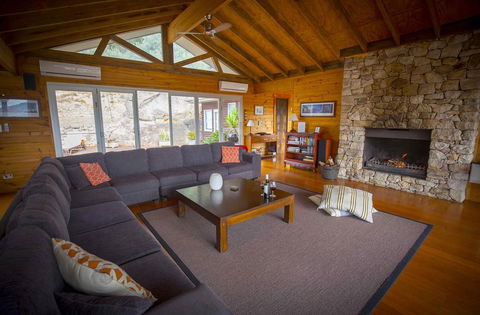 Milbrodale Lodge - Melbourne Tourism 3