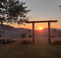 Milford Country Cottages - Melbourne Tourism