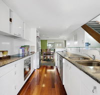 Modern Brisbane City Penthouse - Melbourne Tourism