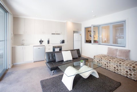 Modern Executive Apartment @ Braddon, 1BR, Wine, Wifi, Secure Parking, Canberra - Melbourne Tourism 0