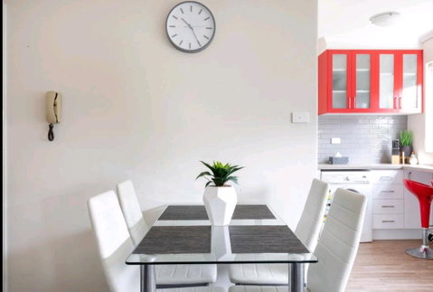 Modern St Kilda East Apartment - Free Parking - Melbourne Tourism 1